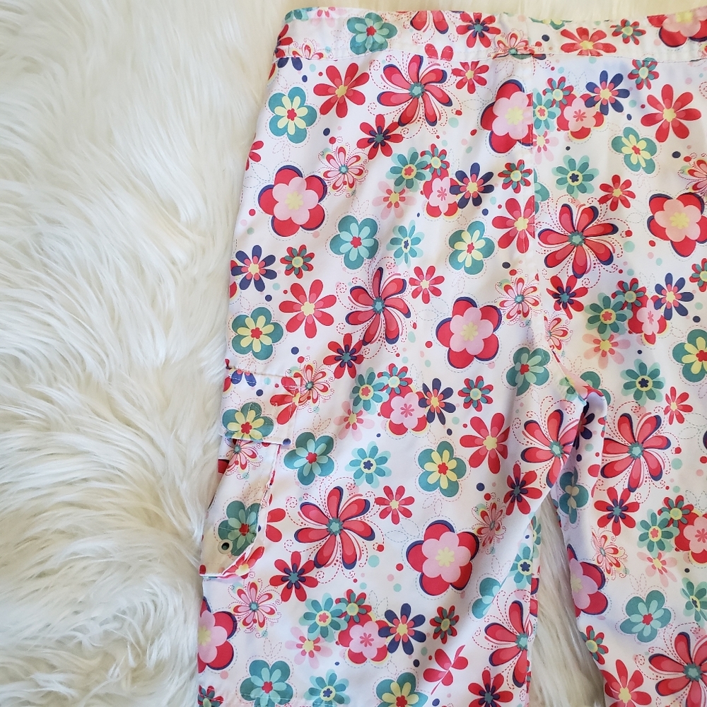 Girl's REI Floral Bermuda Board Shorts - Picture 4 of 7